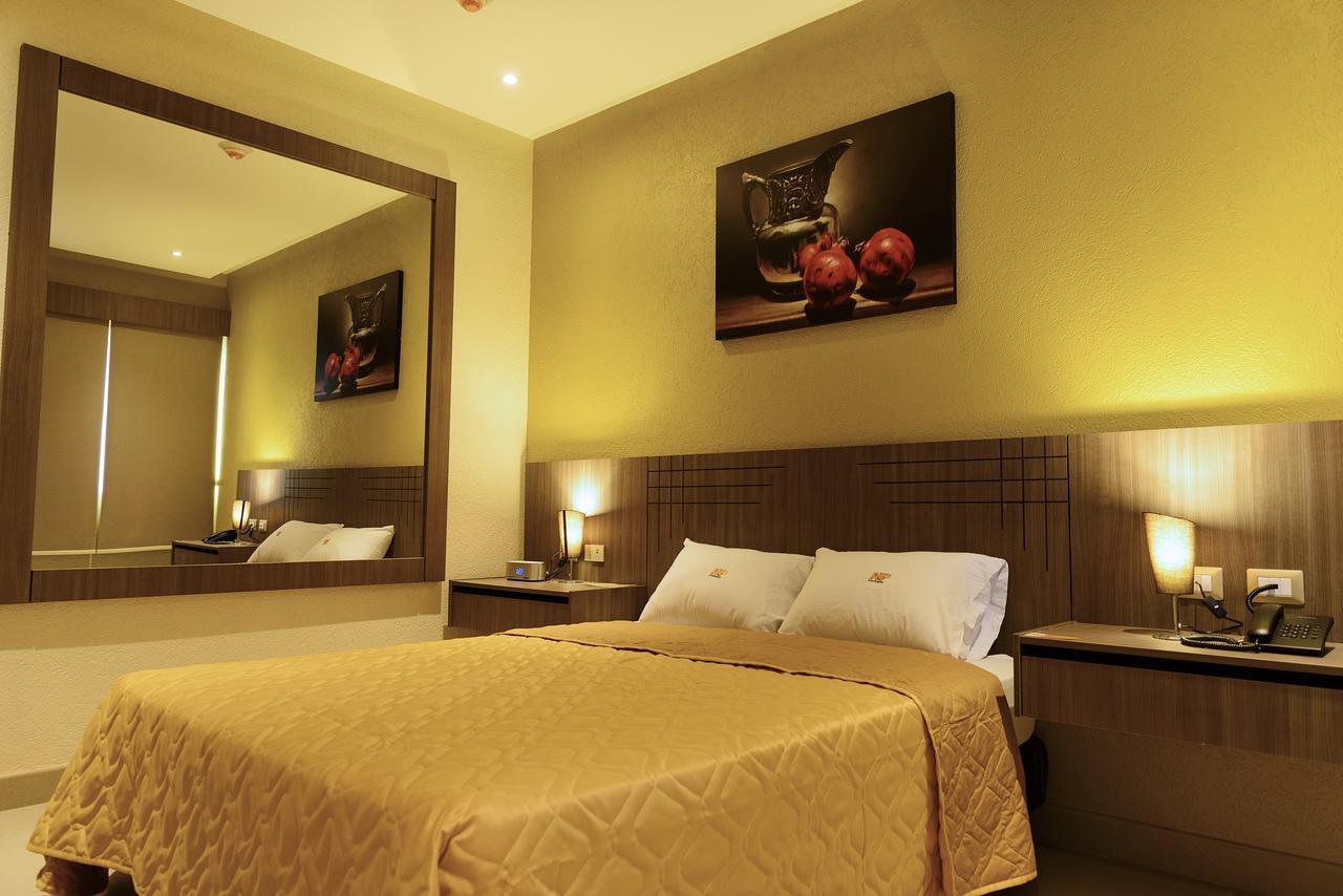 Np Hotel Y Suites Guayaquil Exteriér fotografie