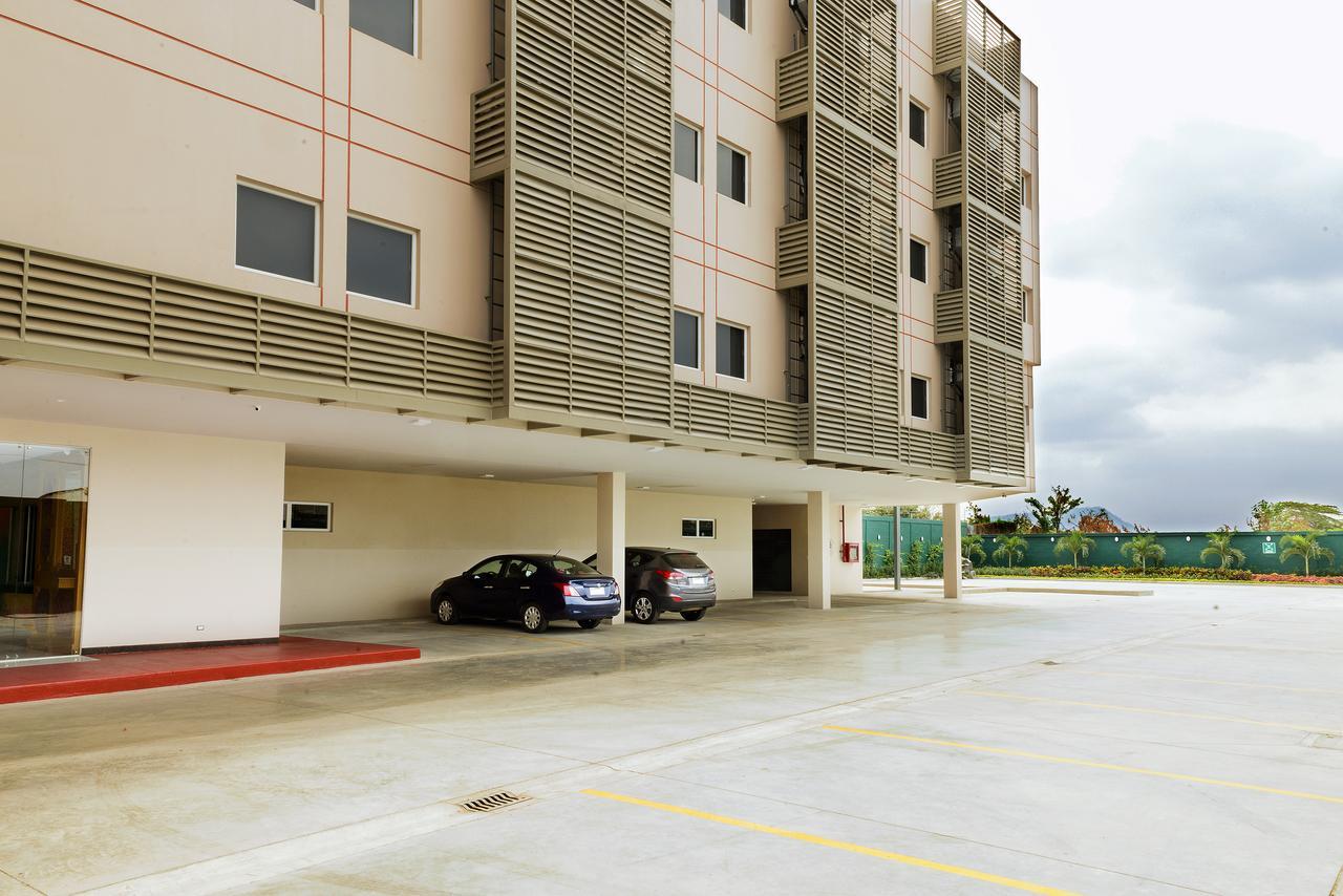 Np Hotel Y Suites Guayaquil Exteriér fotografie